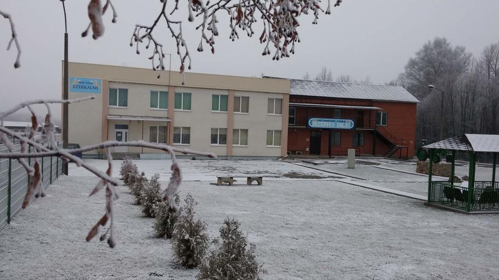 Hotel Viesu Maja Ezerkalns Krāslava Exterior foto