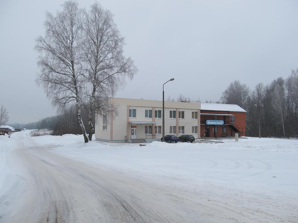 Hotel Viesu Maja Ezerkalns Krāslava Exterior foto